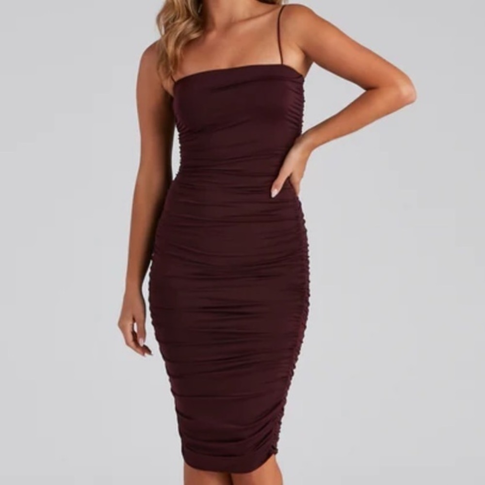 Burgundy scrunch midi dress
